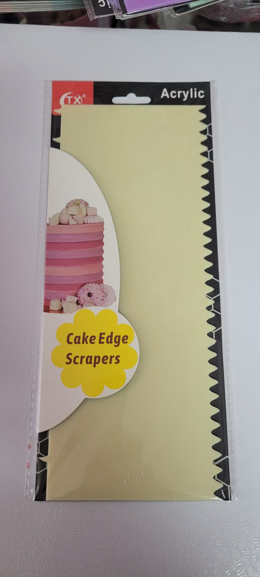 Cake edge Scrapper